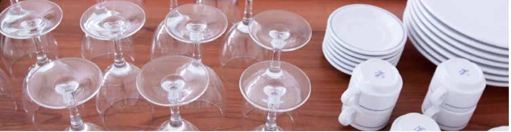 sklo a porcelán, poháre a šálky